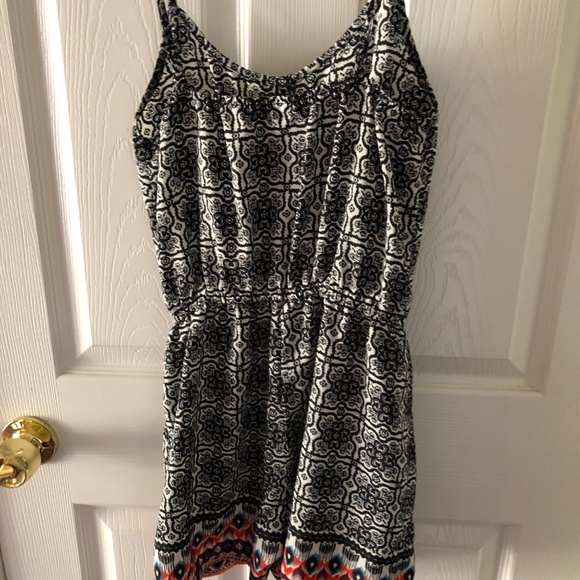Patterned Romper - Picture 5 of 5